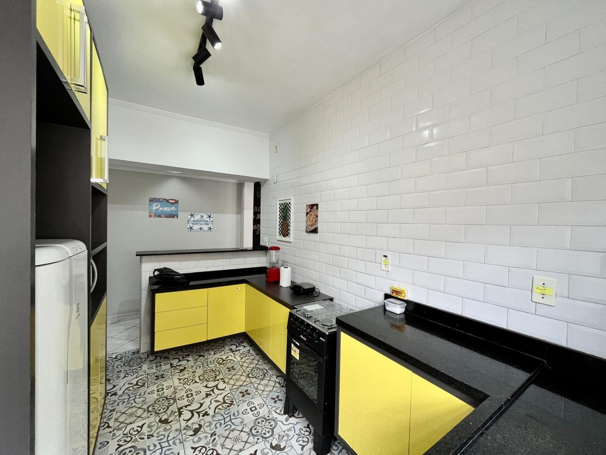 Ape Na Tupi Com Ar Condicionado Nos Quartos E Sala, Garagem E A 100m Da