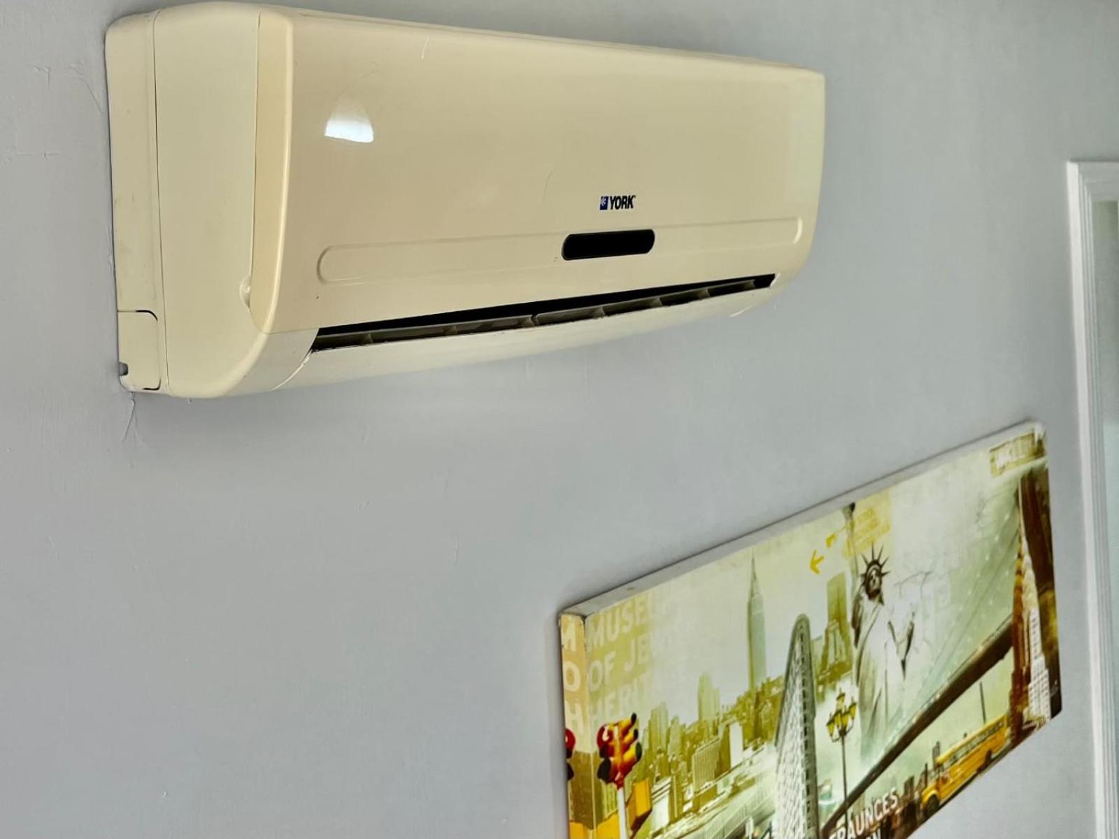 Ape Na Tupi Com Ar Condicionado Nos Quartos E Sala, Garagem E A 100m Da *